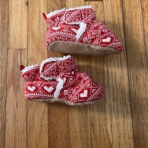 Old Navy 12/18 Red and White Fair Isle Slipper Booties